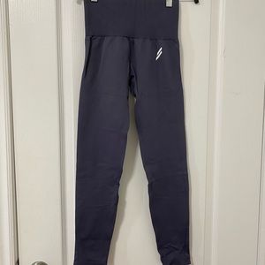 Workout/Sportswear Leggings. Brand DOYOUEVEN